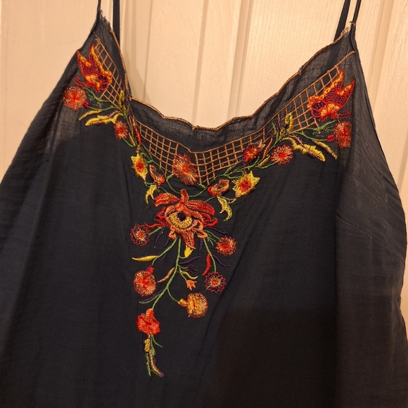 Embroidered Romper - Picture 2 of 2